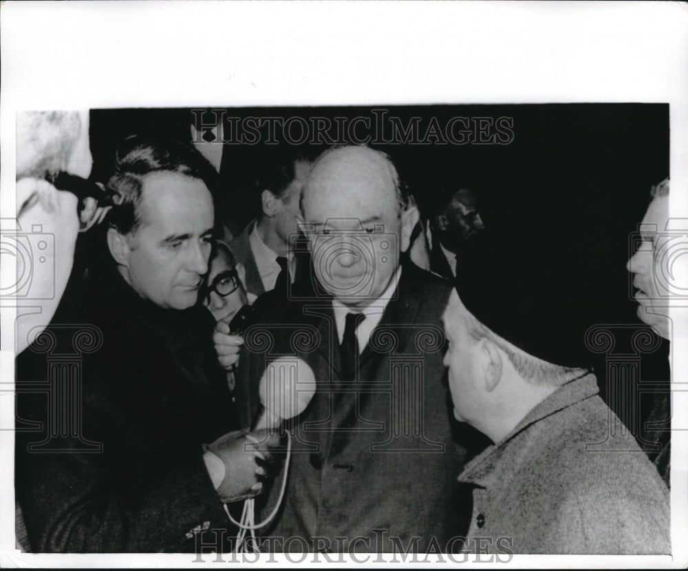 1968 Press Photo US Sec of State Dean Rusk arrives in Brussels for NATO meeting - Historic Images