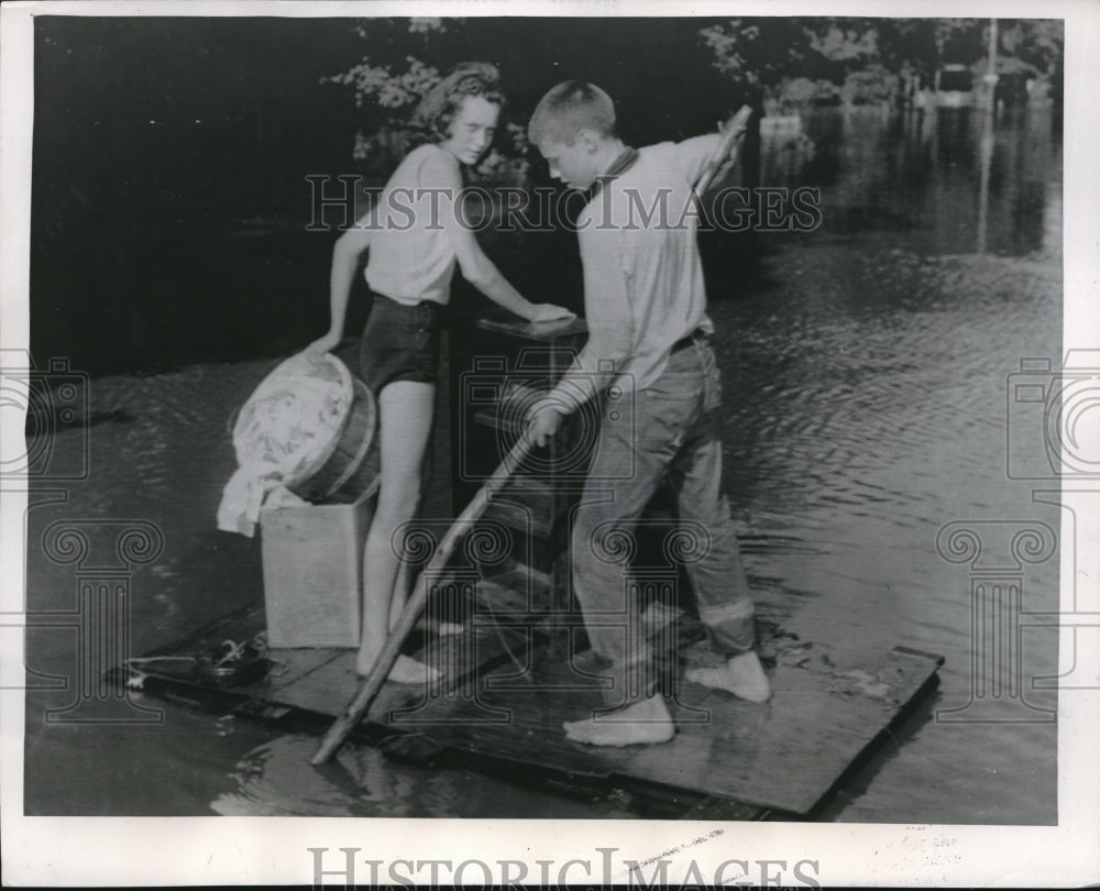 1954 Press Photo Clarabelle Byers &amp; Her Brother Ike Children Of Mrs. Clara Byers - Historic Images