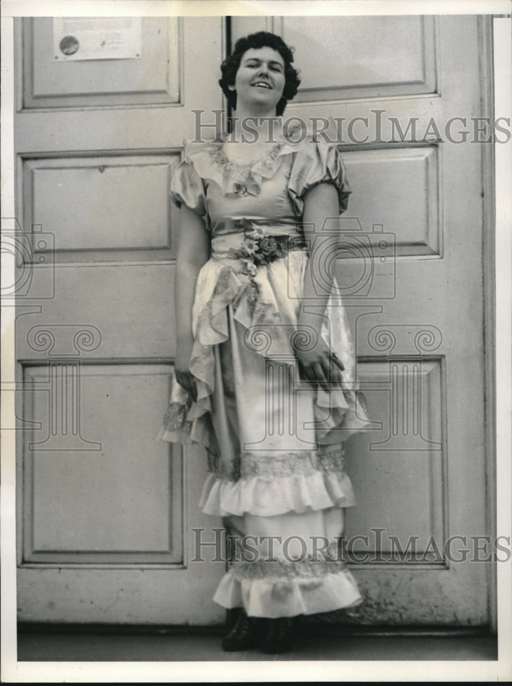 1937 Miss Evelyn Edstrom of Pitts. PA for Insurance Fed. convention - Historic Images