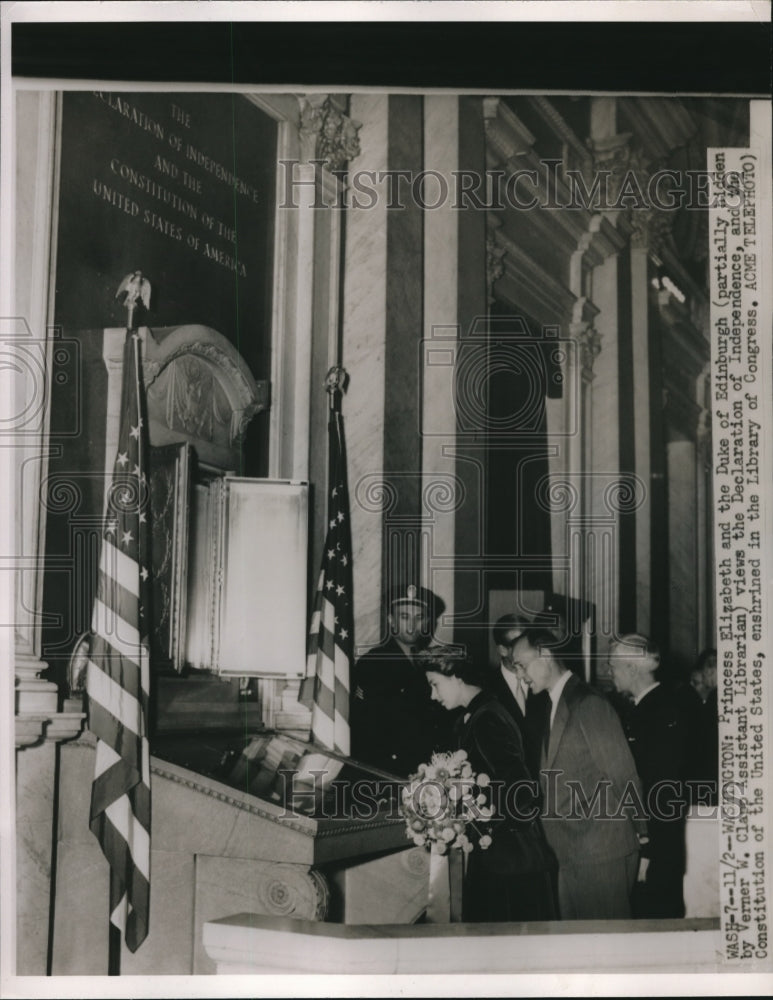 1951 Press Photo Princess Elizabeth view Declaration of Independence in D.C.-Historic Images