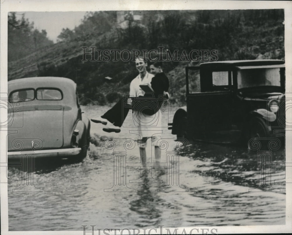 1938 Press Photo Los Angeles CA Rainstorm cause landslides &amp; marooning residents - Historic Images