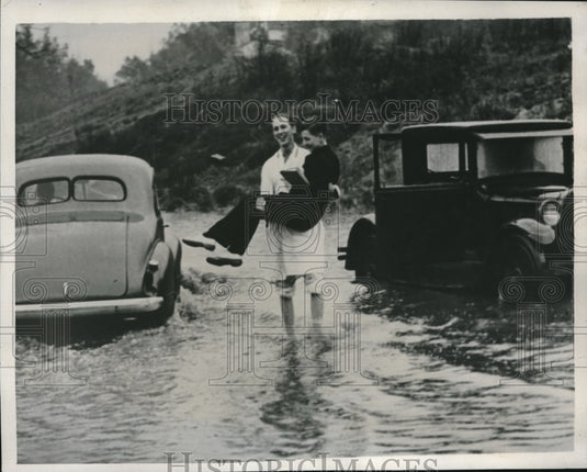 1938 Press Photo Los Angeles CA Rainstorm cause landslides & marooning residents - Historic Images