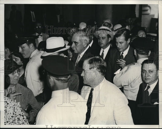 1933 J. P. Morgan Jr. & son, Junius, in court for hearing - Historic Images