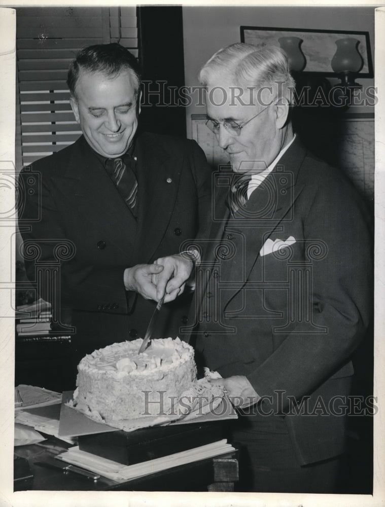 1944 Press Photo Senators Kenneth Wherry and Hugh Butler Celebrating Birthdays - Historic Images
