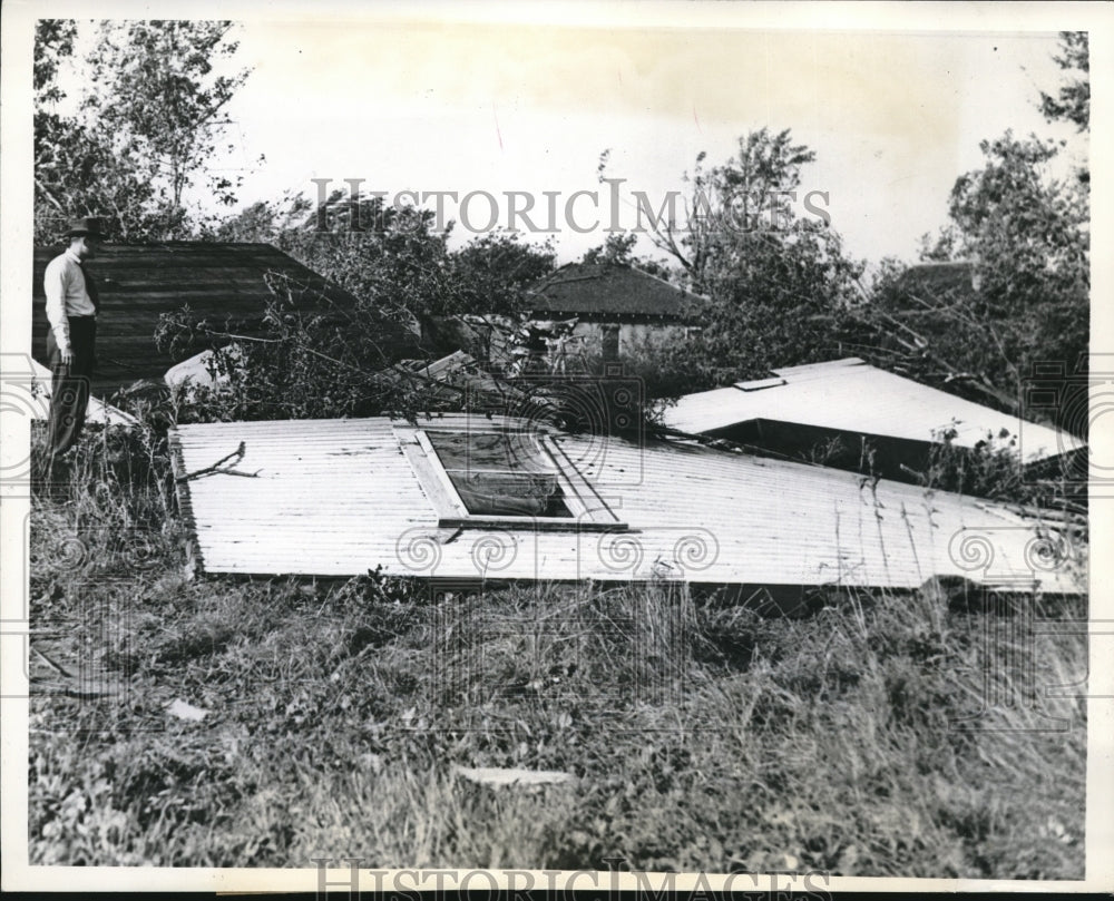 1941 Press Photo St Paul Minnesota High Winds Knock Shed Over-Historic Images