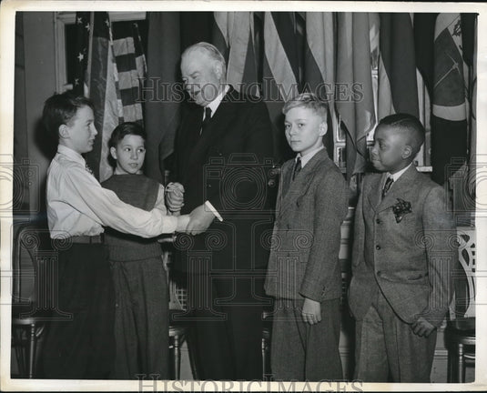 1943 President Hoover Congratulating Boys' Club Members - Historic Images