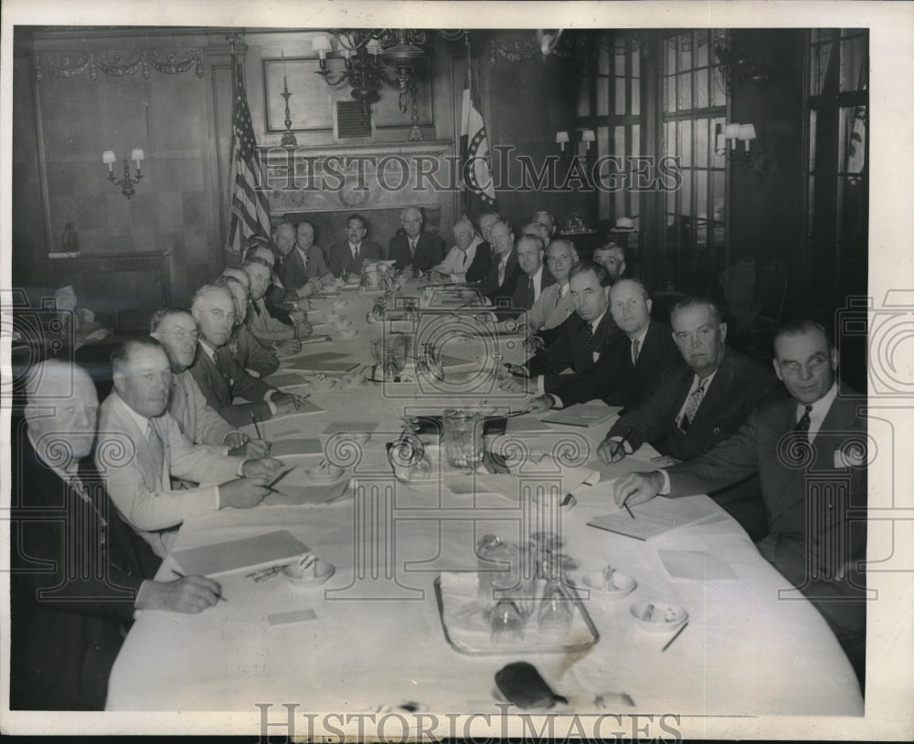 1944 Press Photo Republican Governors including Thomas Dewey in conference - Historic Images