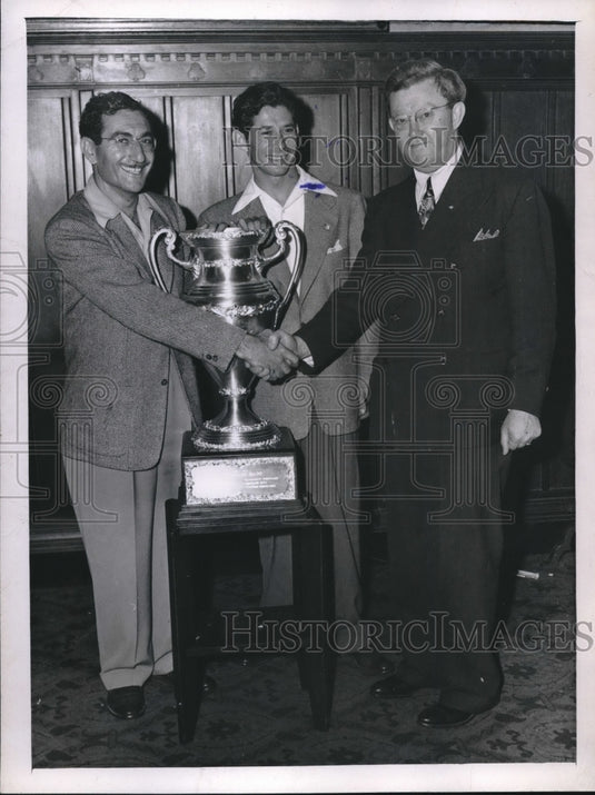 1946 Veteran Morris Portugal & Herb Friedrich & NEA Columinst - Historic Images
