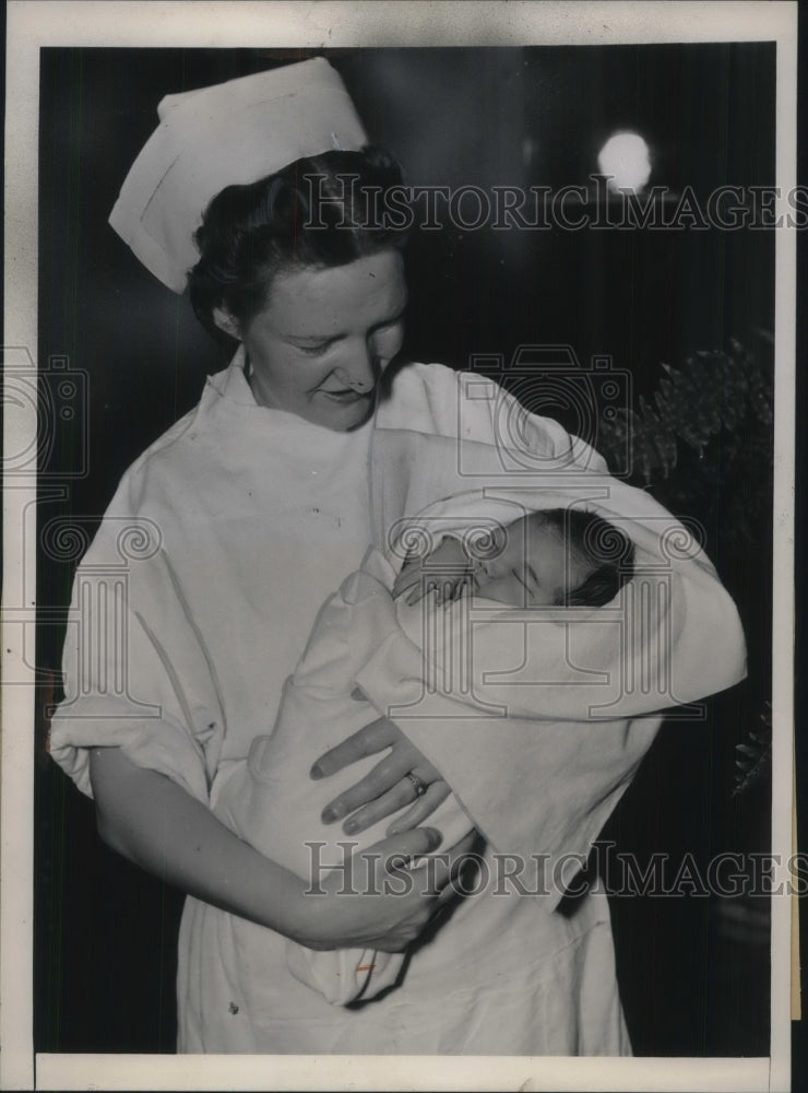 1938 Press Photo Aviator Douglas Corrigan&#39;s New Niece Lucille Ann McGlish - Historic Images