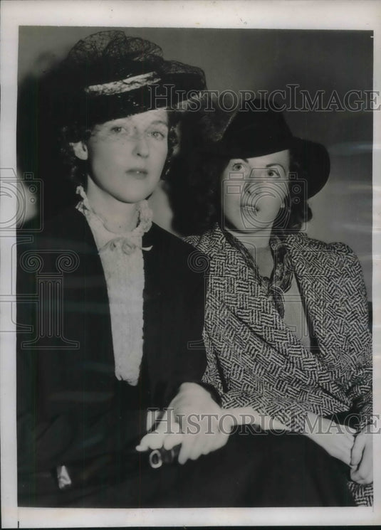 1939 Press Photo Mrs. Frances McDonald with Sister Marjorie O'Hara in Court-Historic Images