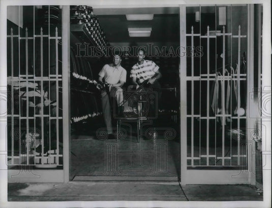1957 Chicago, Ill Chas Klein store & guards due to lack of door - Historic Images