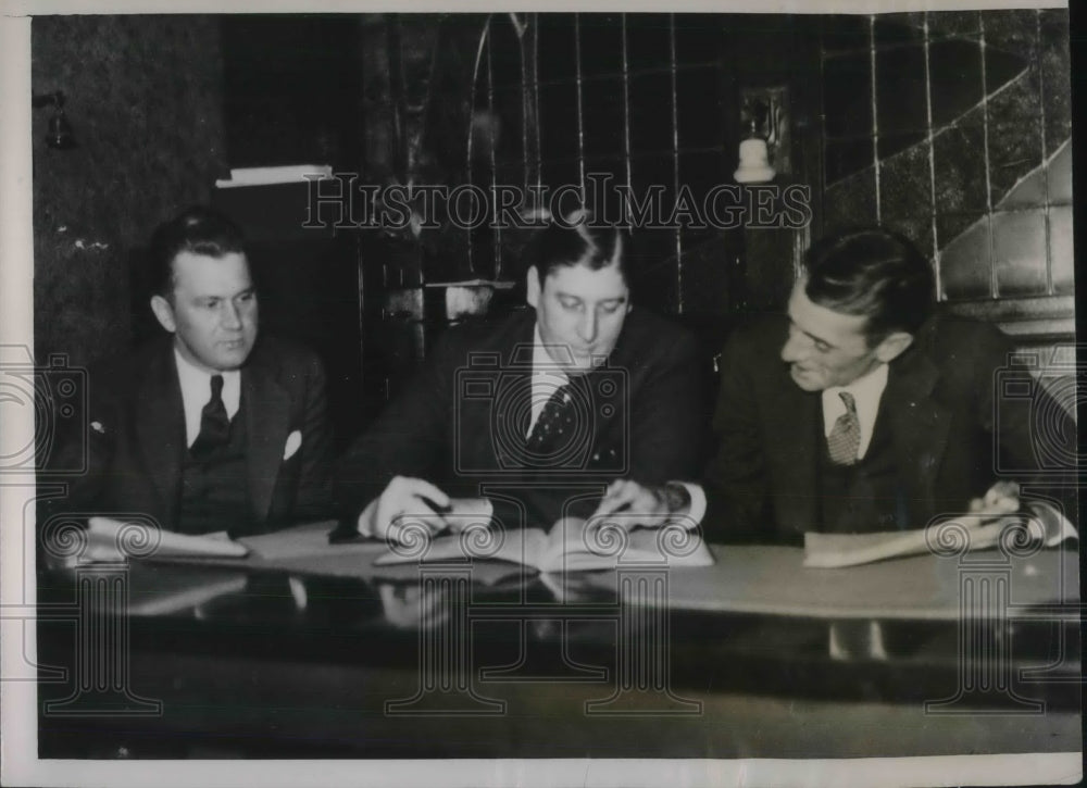 1935 The Trio Who Are Prosecuting Mrs. Nellie Tipton Muench - Historic Images