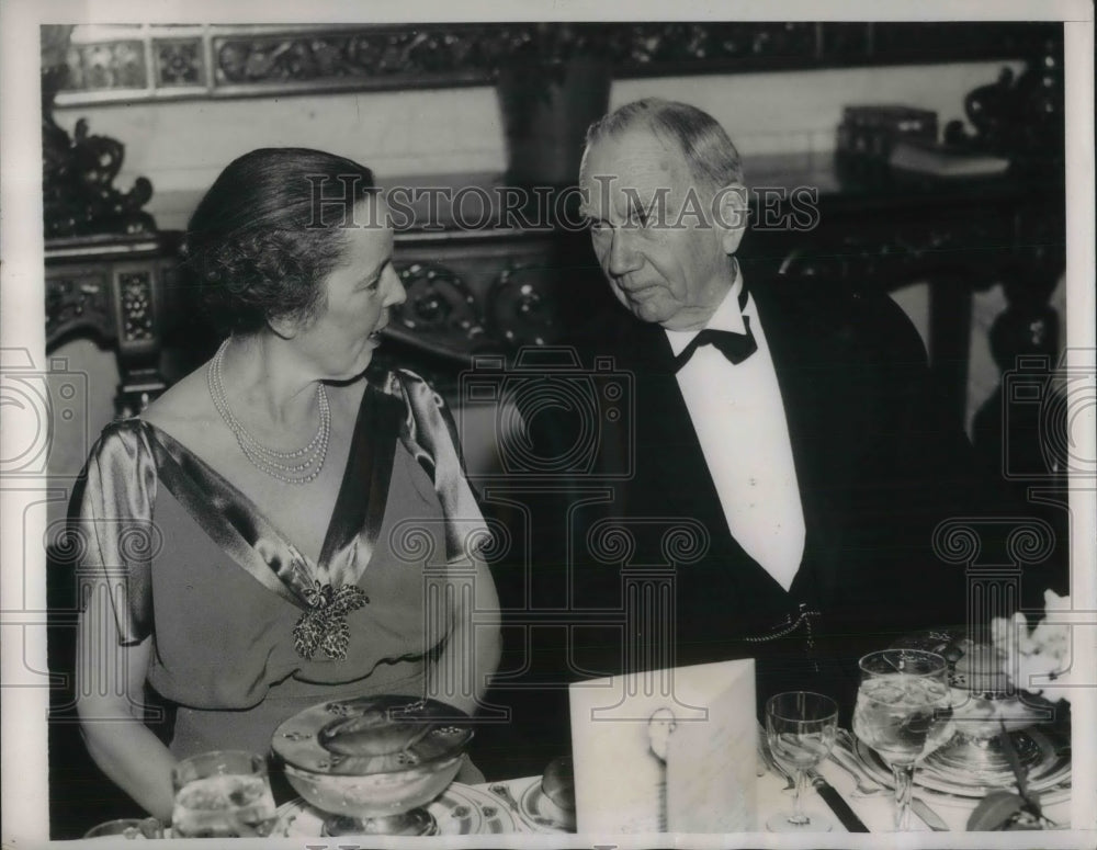 1938 Press Photo Secretary Daniel Roper & Mrs. D. Johnson at testimonial Dinner - Historic Images