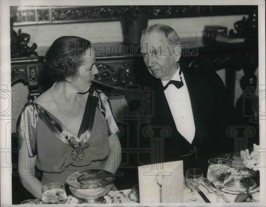 1938 Press Photo Secretary Daniel Roper & Mrs. D. Johnson at testimonial Dinner - Historic Images