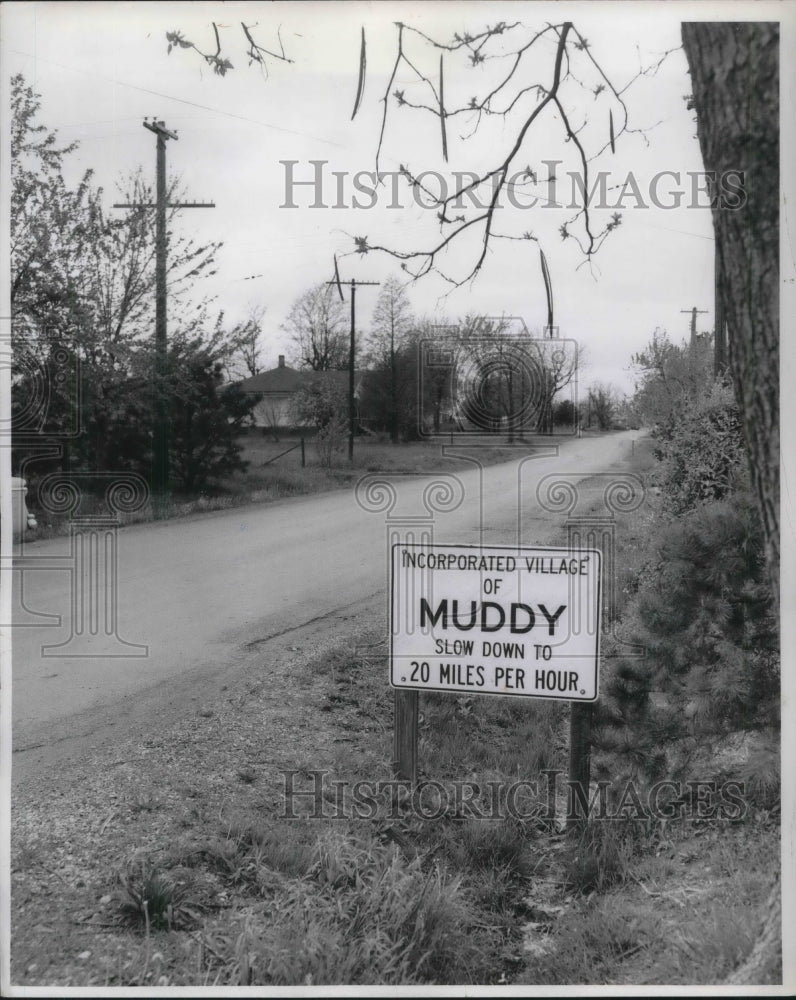 1958 Sign Showing Entrance Into Muddy City, IL - Historic Images