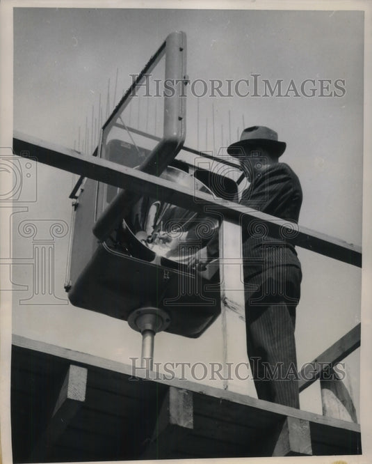1949 Press Photo Cleveland, Ohio Charles L Scott & lights at airport - nec06282 - Historic Images