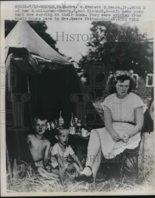 1947 Mrs Everett Sears Jr & 2 of 4 Children Evicted by Father In Law - Historic Images