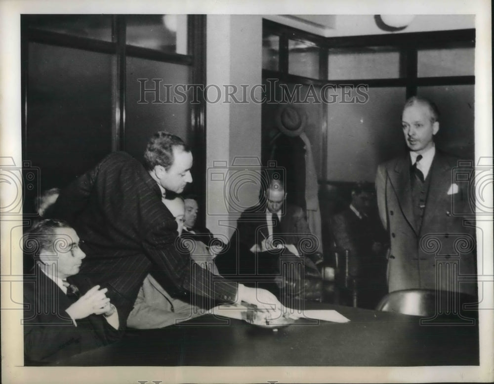 1943 Albany, NY Atty JJ McGuiness, Rbt Lansdowne at hearing - Historic Images