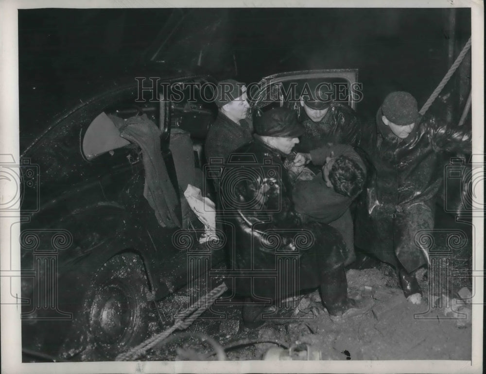 1946 Press Photo Dr. Philip C. Leavenworth Found dead in River - Historic Images