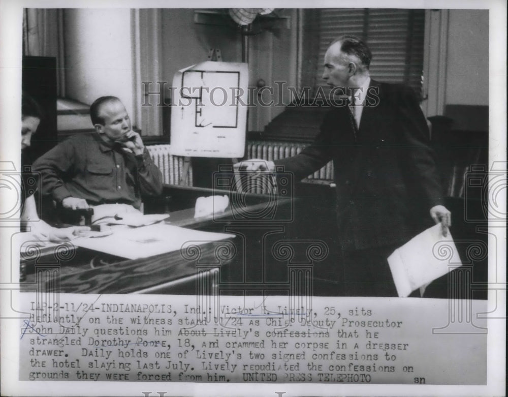 1954 Press Photo Alleged Murderer Victor Lively Being Questioned-Historic Images