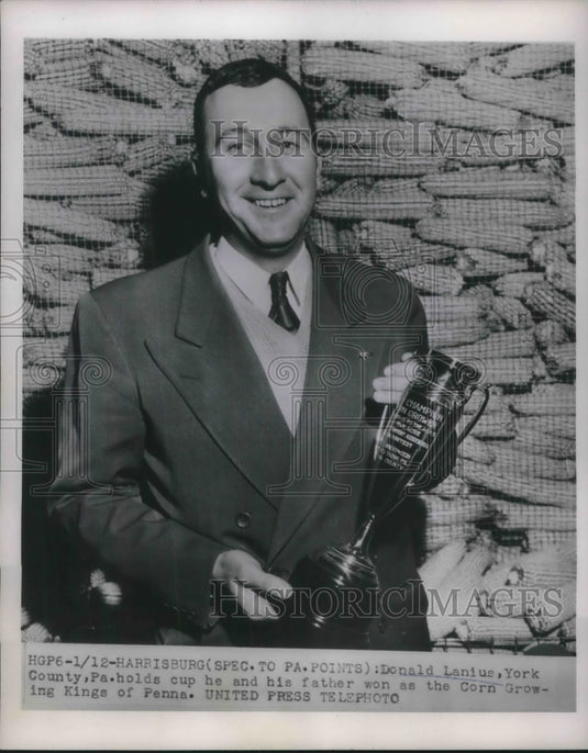 1954 Press Photo Harrisburgh, Pa Donald Lanius & coirn growing trophy - Historic Images