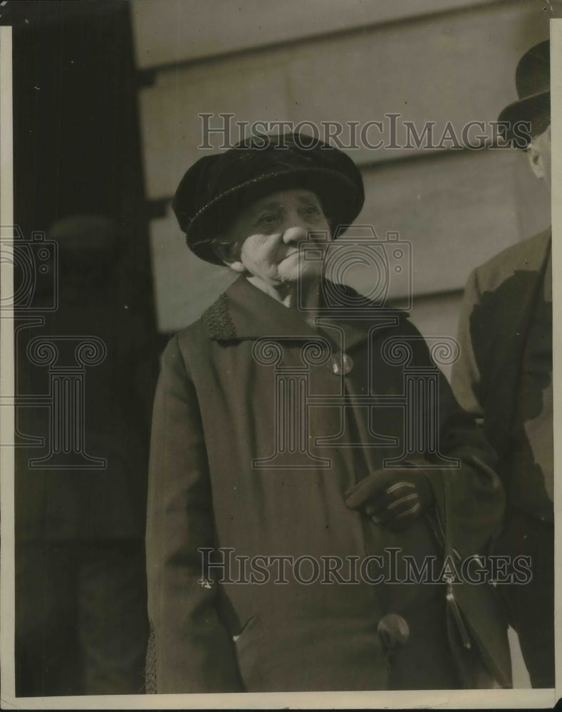 1926 Press Photo Salome Cerrenner Mother of Pig Women Jane Gibson - nec06638 - Historic Images