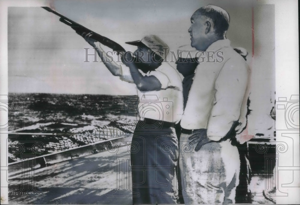 1952 Press Photo Gen. Lucius Clay With President Eisenhower and Sec. of Treasury - Historic Images