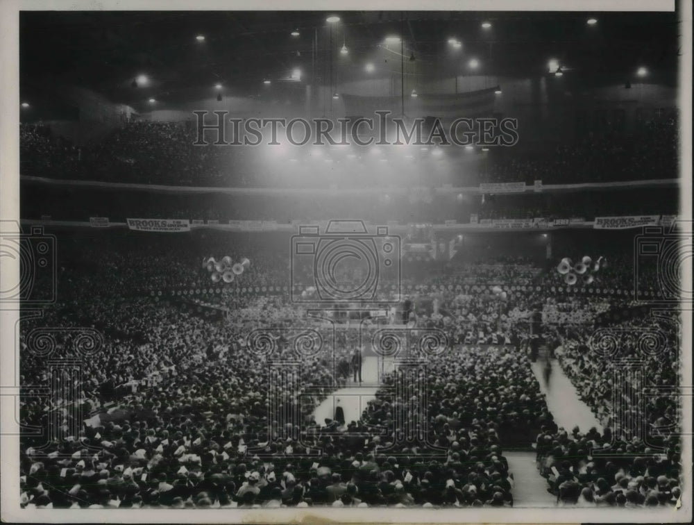 1936 Chicago Stadium During Republican Presidential Candidate Speech - Historic Images