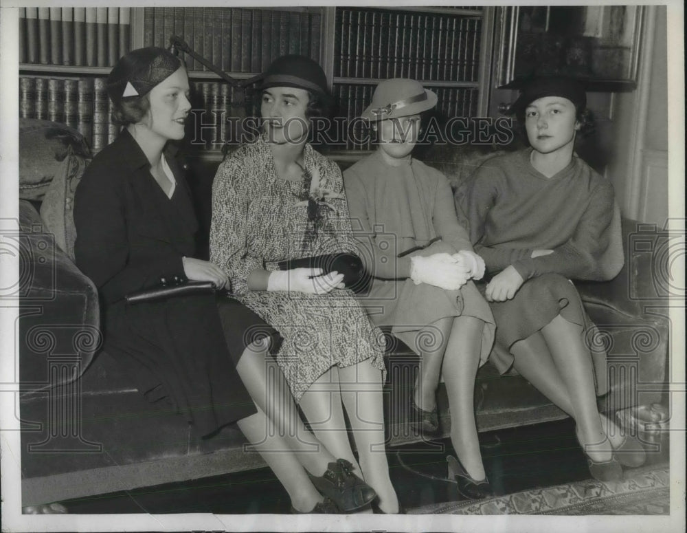 1933 Press Photo Miss Barbara Scudder, Miss Natalie Watts Miss Mary Clark, Miss - Historic Images