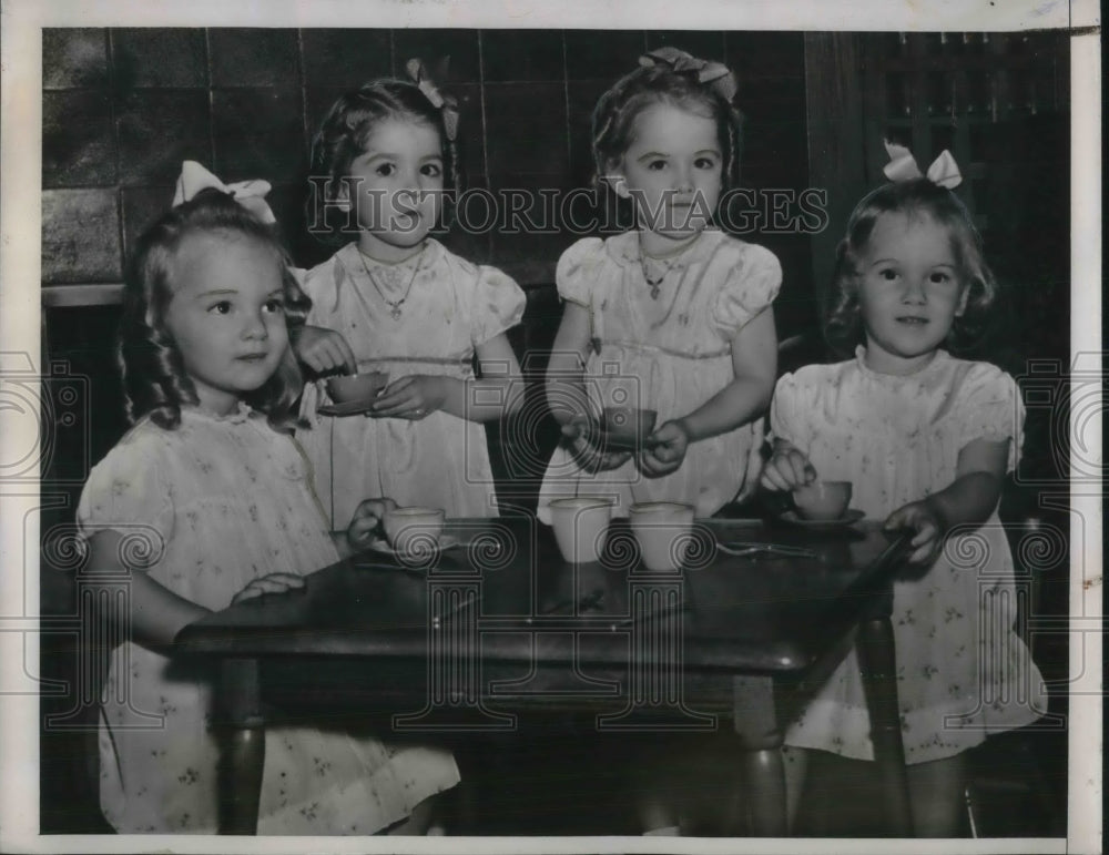 1939 Sets Of Twins Ann &amp; Mary Gibbs with Carolyn &amp; Shirley Chiles - Historic Images