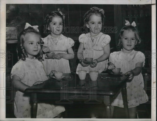 1939 Sets Of Twins Ann & Mary Gibbs with Carolyn & Shirley Chiles - Historic Images