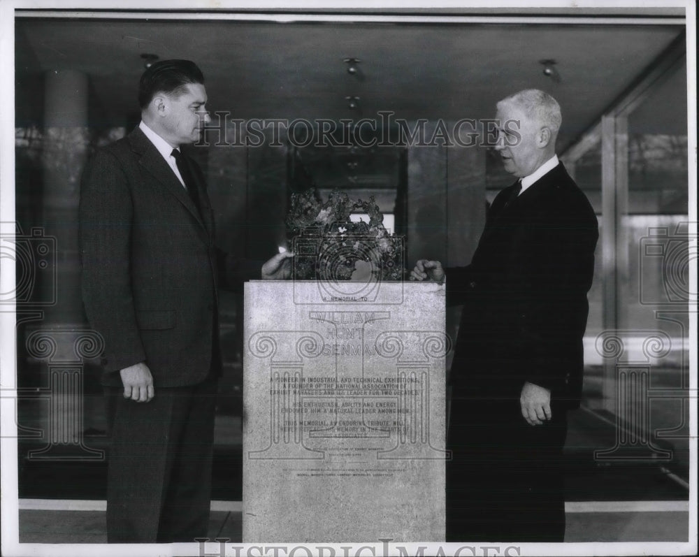 1960 Allan Ray Putman &amp; Chester L. Wells Discuss Eiseman Memorial - Historic Images