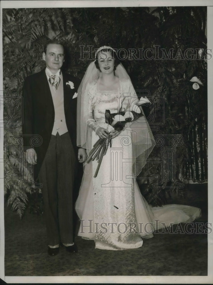 1935 Miss Ellengowen Hood, Mr. Lloyd Morris Coates, St. James Church - Historic Images