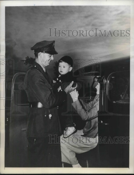 1942 Little David Cahal & Mrs LaJunta Cahal Checking Into Day Care - Historic Images