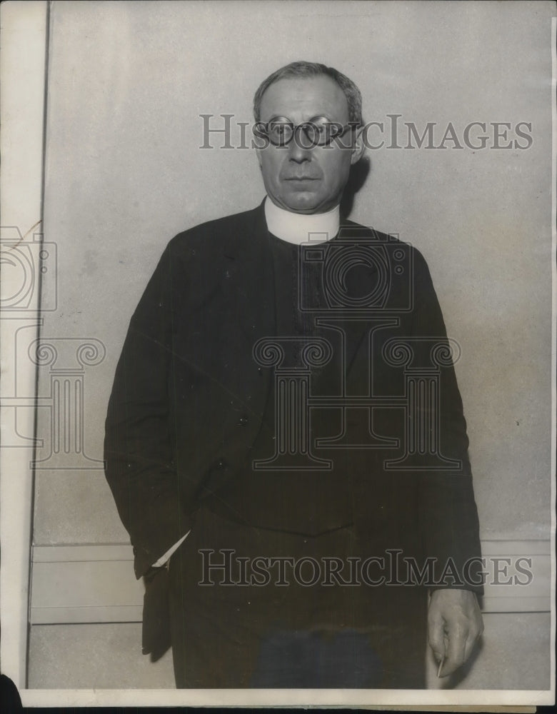 1929 The Rev. I. D. Comea, pastor of St. Edward's Romano Catholic - Historic Images