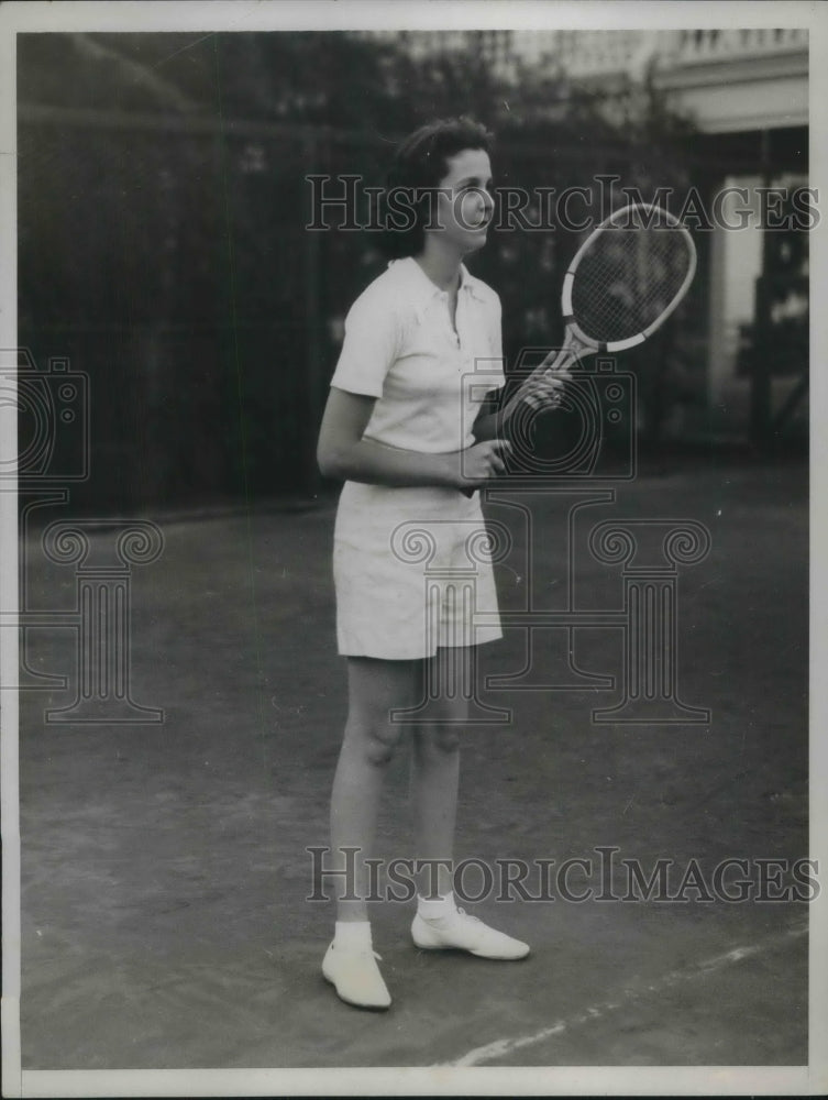 1934 Press Photo Miss Gloria baker Plays Tennis - Historic Images