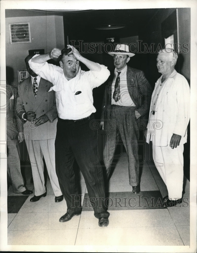 1944 Press Photo Phila.Pa James McMenamin of Transport Comm. strikers-Historic Images