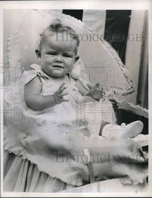 1937 Press Photo Joanne Donohue in "Champion Baby" contest in NJ-Historic Images