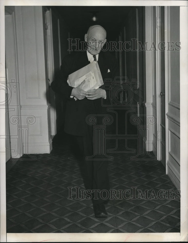 1949 Press Photo Albert Lagerstedt of Chicago, ex politician now messenger - Historic Images