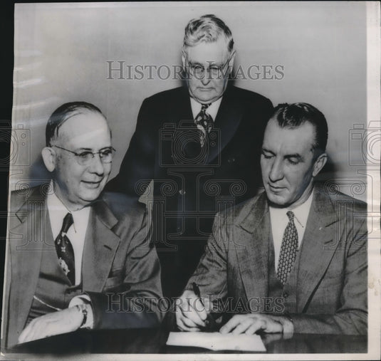 1950 Press Photo Waco, Tex. George Sauer, Baylor head coach, Wr White,Pres.-Historic Images