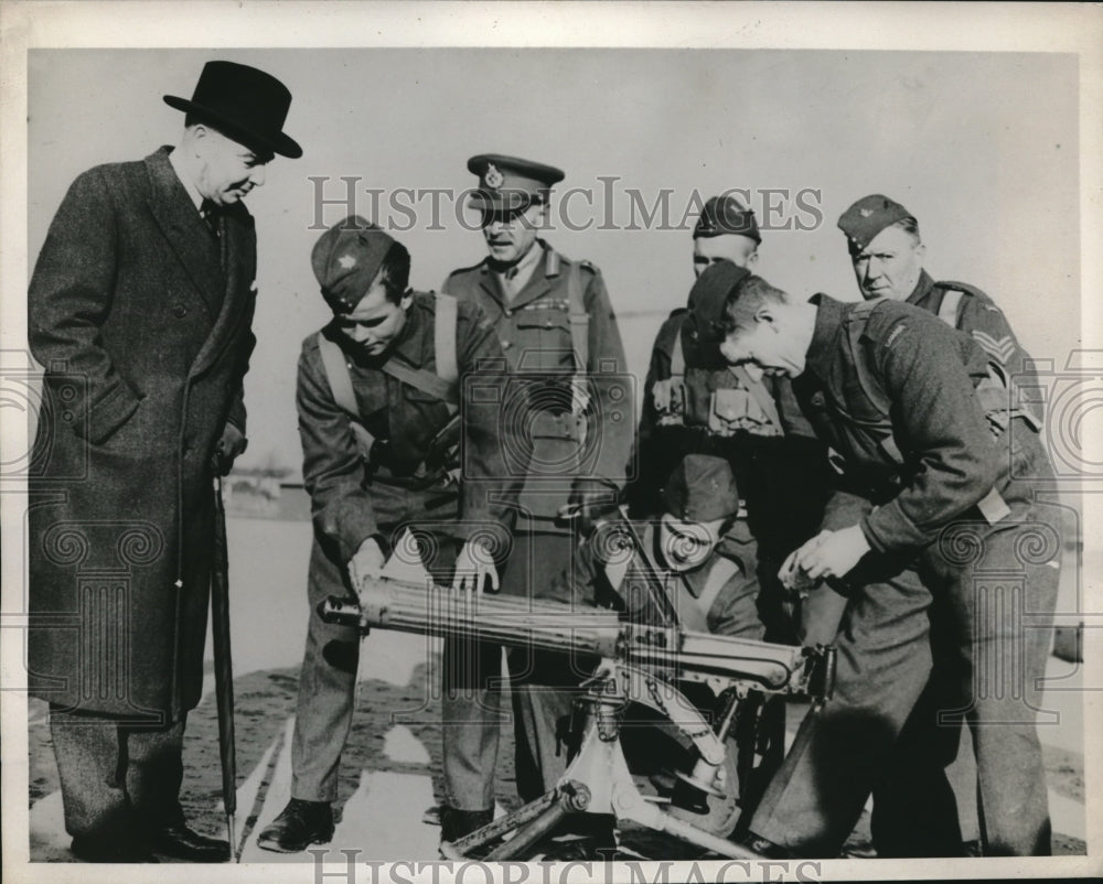 1940 British War Minister Leslie Hore-Belisha Visits Canadian Troops-Historic Images