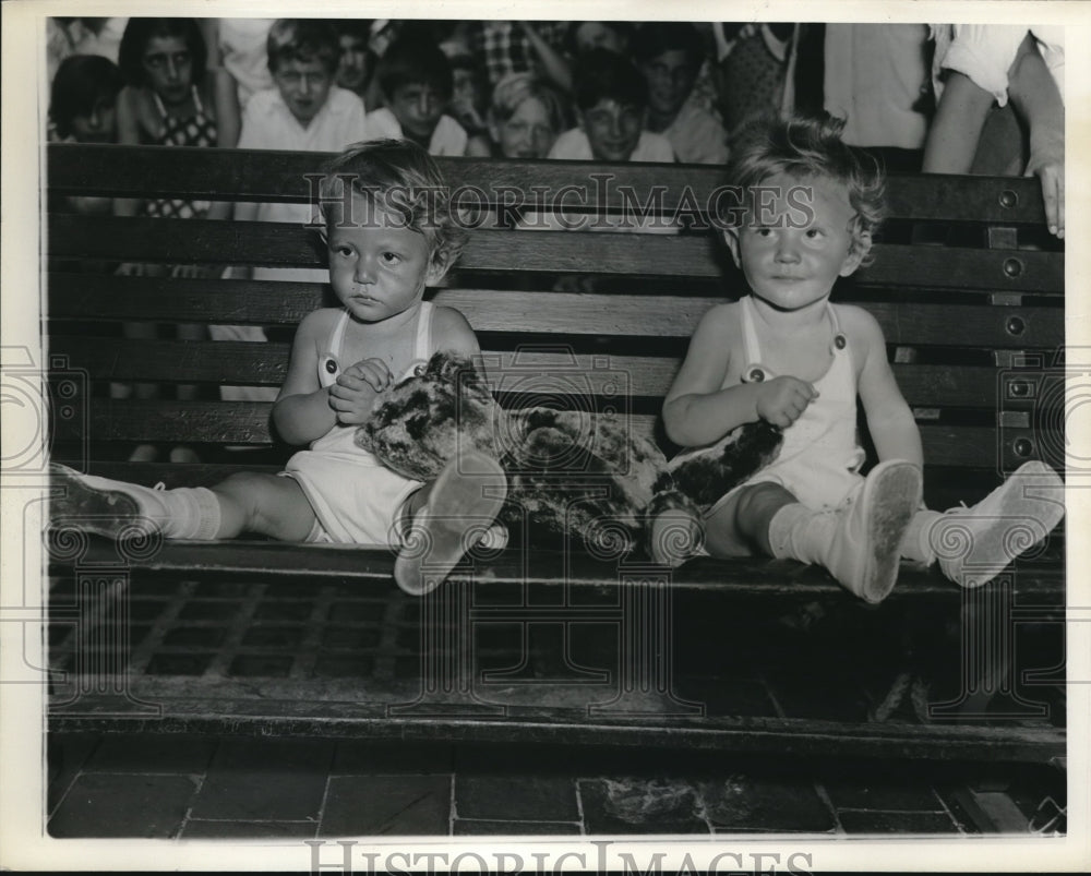 1935 Press Photo Mandell Twins William and Harvey-Historic Images