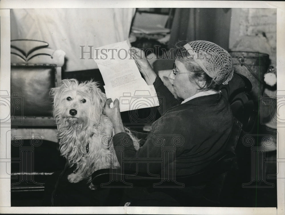 1935 Press Photo Mrs Nana E Scott &amp; Her Dog Hercules Who are Inseparable - Historic Images