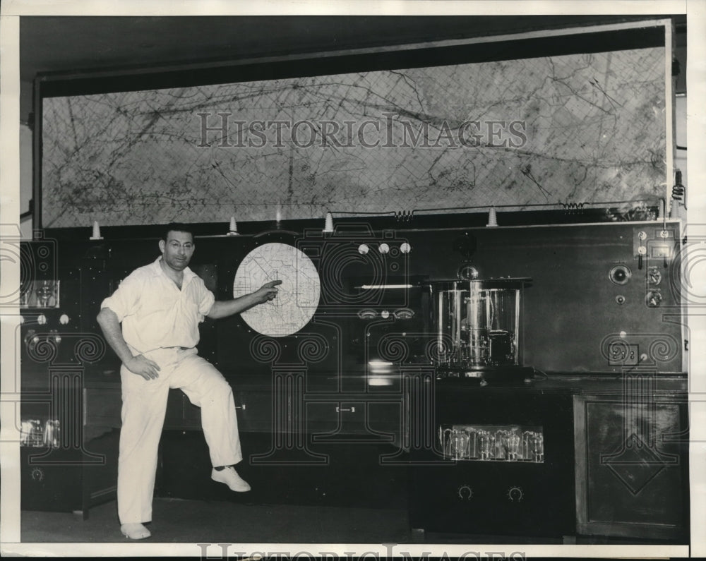 1934 Press Photo Dr Samuel Spitz Inventor of Sonic Depth Finder for Ship - Historic Images