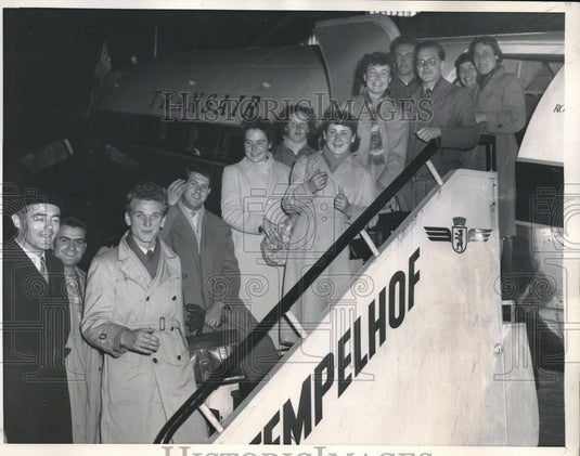 1957 E Germany, teacher Kurt T Bucholz & class flee to W. Germany-Historic Images