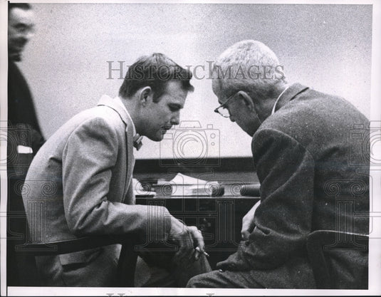 1957 Press Photo George Robert Brown & Attorney Cleve Stenhouse - Historic Images