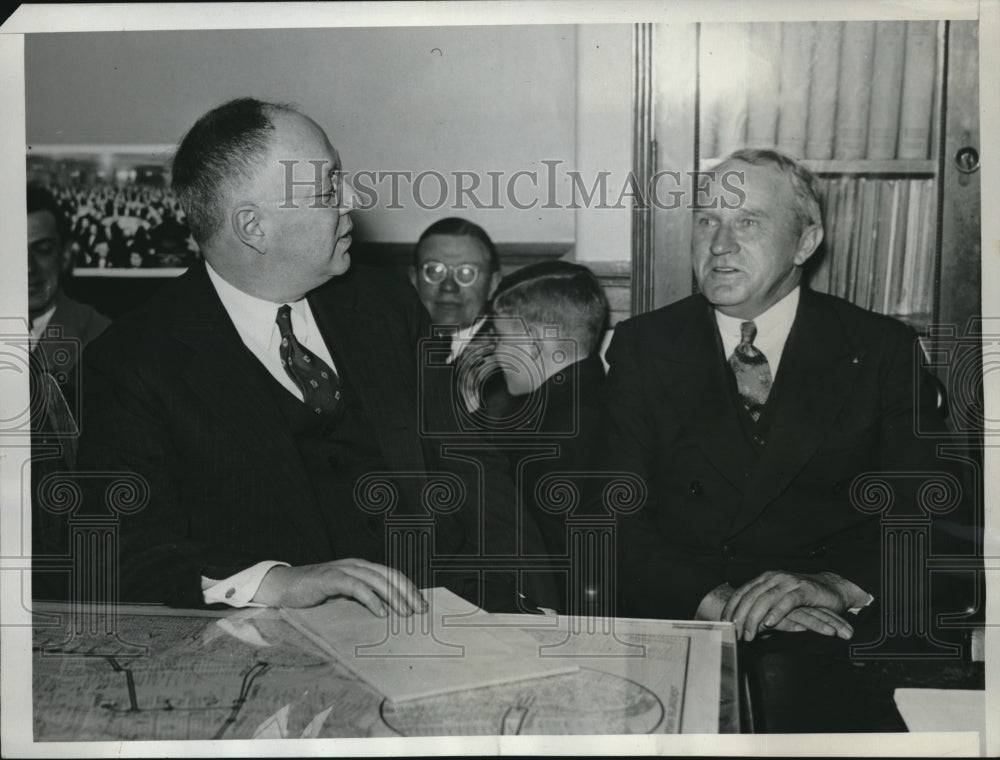 1933 Press Photo Chauncey Clark Consul for Ward Lines&amp; Cort Pederson Officer Moh - Historic Images