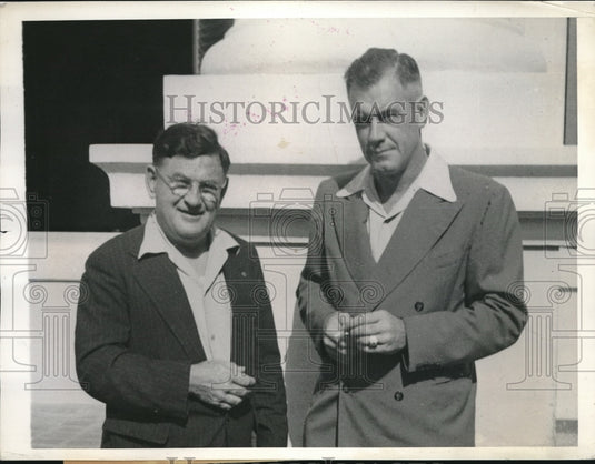 1943 Press Photo Captain Edward W Melchen & Captain James O Braker-Historic Images