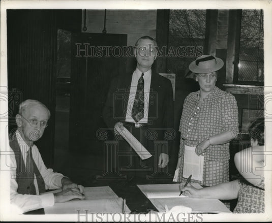 1940 Press Photo General & Mrs Martin Davis Of Kent, OH - nec07549 - Historic Images