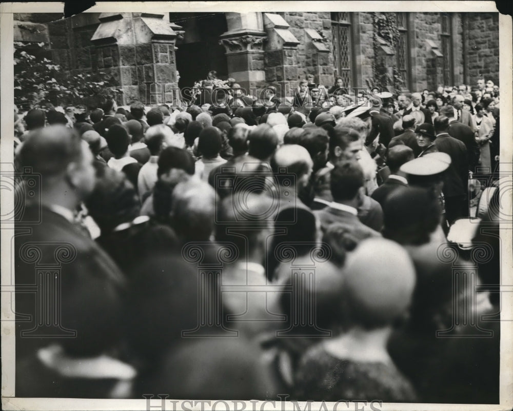 1931 Crowds gathered for Dwight Morrow's funeral. - Historic Images